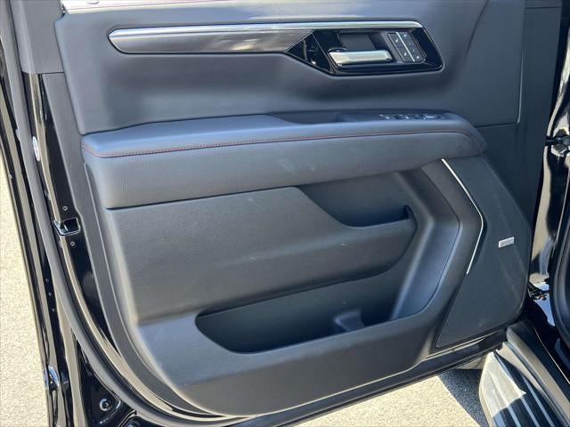 2025 Chevrolet Suburban RST