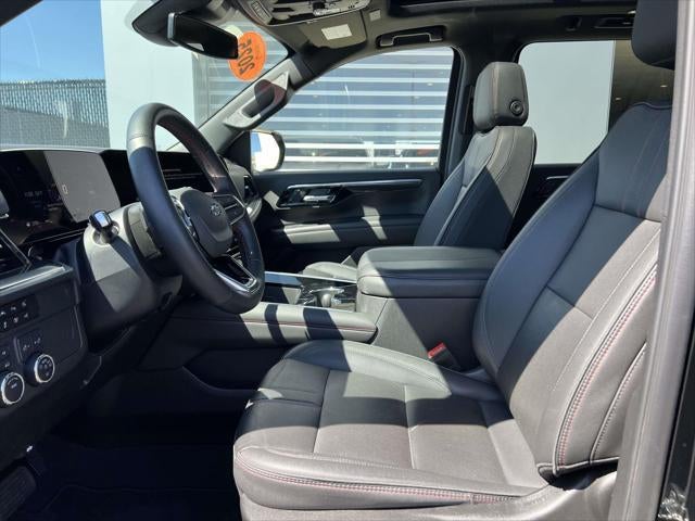 2025 Chevrolet Suburban RST