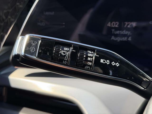 2026 Cadillac VISTIQ Platinum