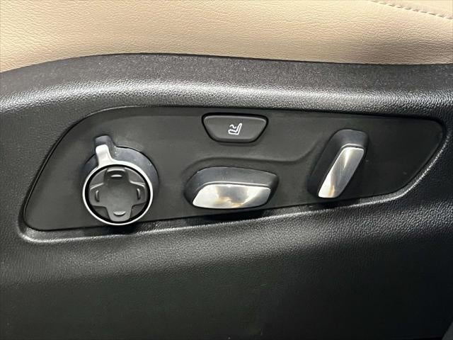 2024 Cadillac XT4 AWD Premium Luxury