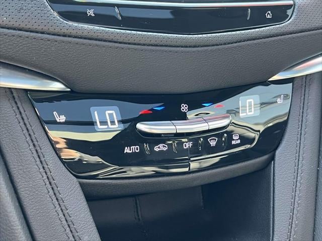 2025 Cadillac XT6 AWD Luxury