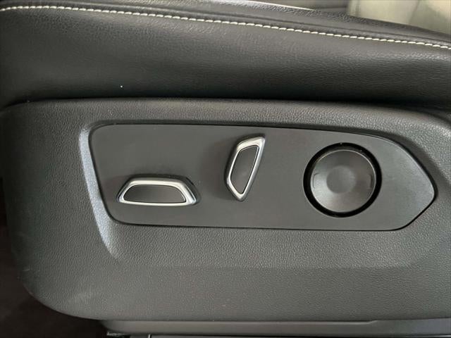 2023 Cadillac Escalade ESV 4WD Luxury