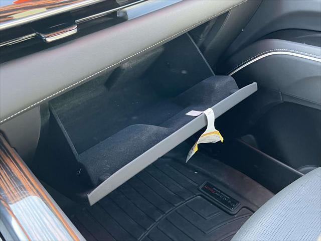 2024 Cadillac Escalade ESV 4WD Premium Luxury