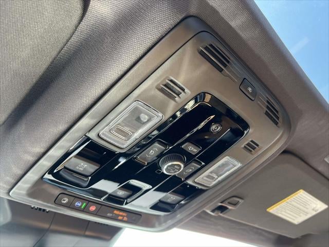 2025 Cadillac Escalade 4WD Premium Luxury
