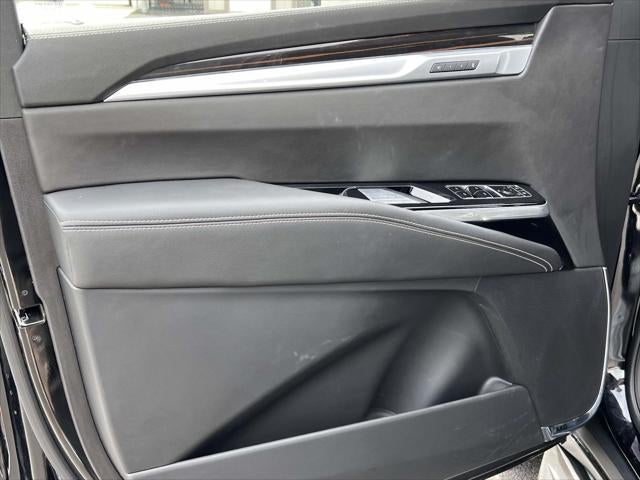 2025 Cadillac Escalade ESV 4WD Luxury