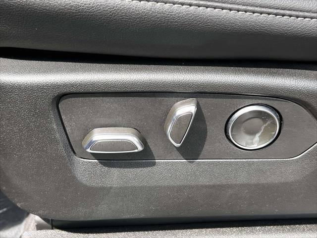 2025 Cadillac Escalade ESV 4WD Luxury