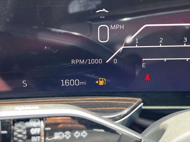 2025 Cadillac Escalade ESV 4WD Luxury