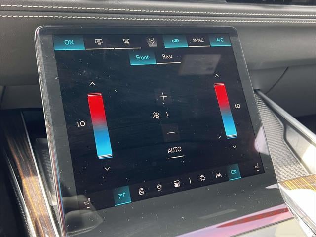 2025 Cadillac Escalade ESV 4WD Luxury