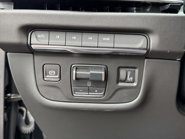 2025 Cadillac Escalade ESV 4WD Premium Luxury