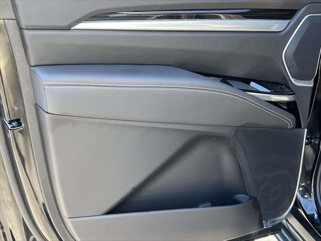 2025 Cadillac Escalade ESV 4WD Premium Luxury