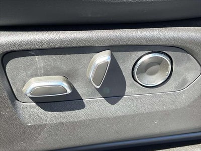 2025 Cadillac Escalade ESV 4WD Premium Luxury