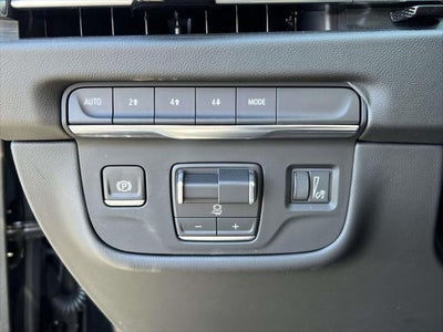 2025 Cadillac Escalade ESV 4WD Premium Luxury