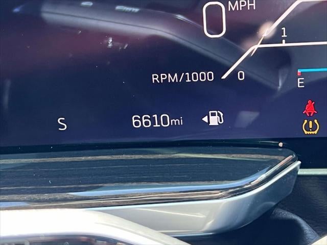 2025 Cadillac Escalade ESV 4WD Premium Luxury