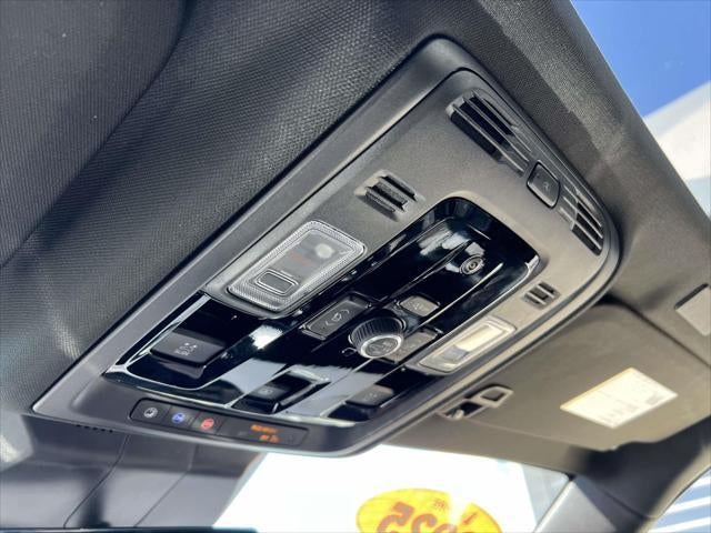 2025 Cadillac Escalade ESV 4WD Premium Luxury