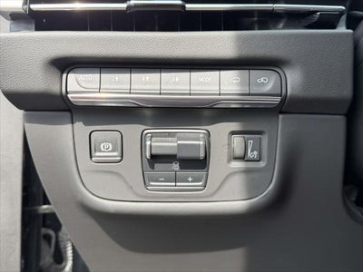 2025 Cadillac Escalade ESV 4WD Premium Luxury