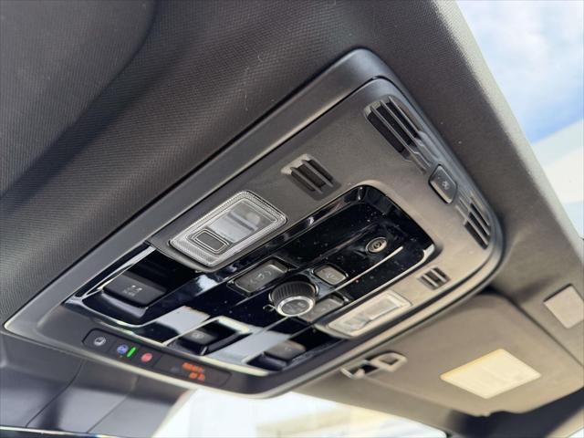 2025 Cadillac Escalade ESV 4WD Premium Luxury