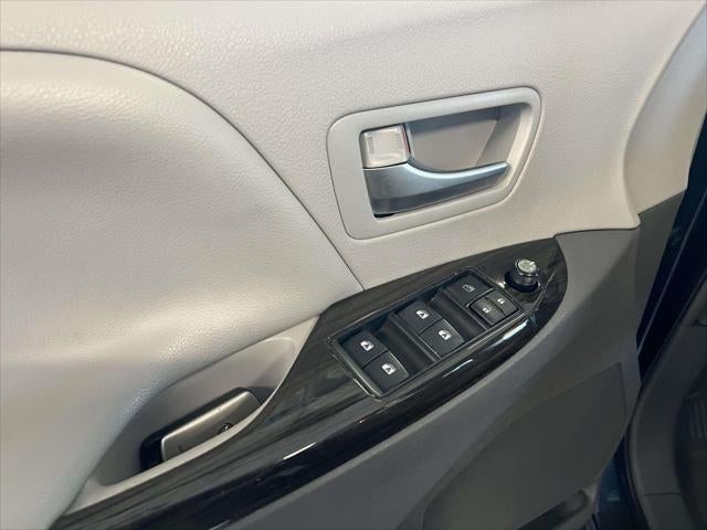 2018 Toyota Sienna XLE