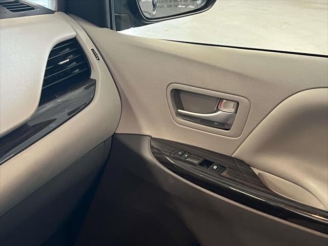 2018 Toyota Sienna XLE