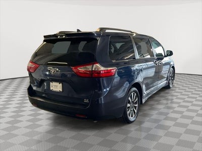 2018 Toyota Sienna XLE