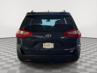 2018 Toyota Sienna XLE