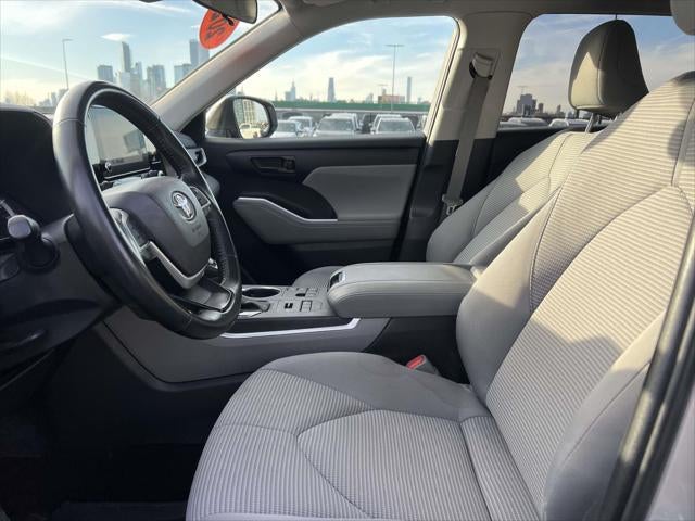 2023 Toyota Highlander LE