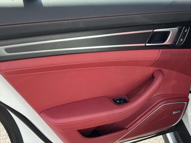 2023 Porsche Panamera 4 Platinum Edition