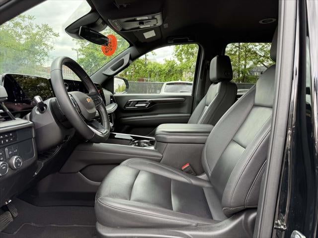 2025 Chevrolet Suburban LT