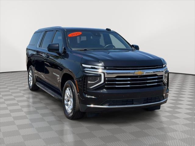 2025 Chevrolet Suburban LT 4WD's photo