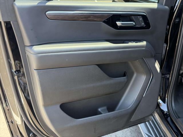 2025 Chevrolet Suburban LT