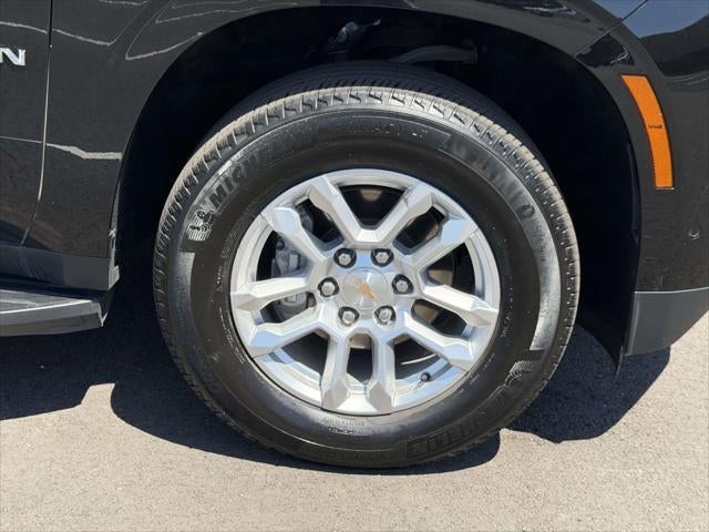 2025 Chevrolet Suburban LT