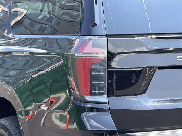 2025 Chevrolet Suburban LT