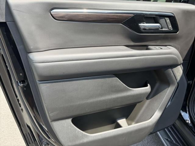 2025 Chevrolet Suburban LT