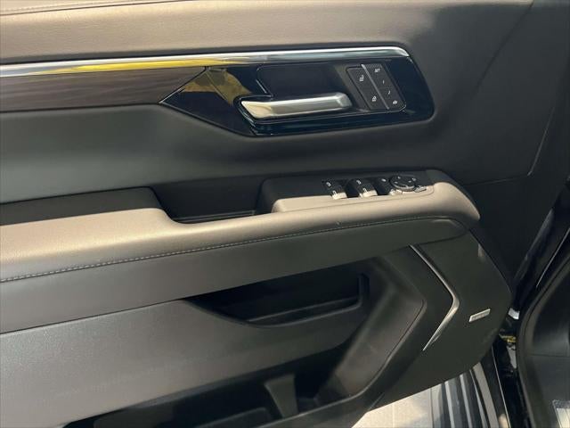 2025 Chevrolet Suburban LT