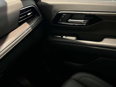 2025 Chevrolet Suburban LT