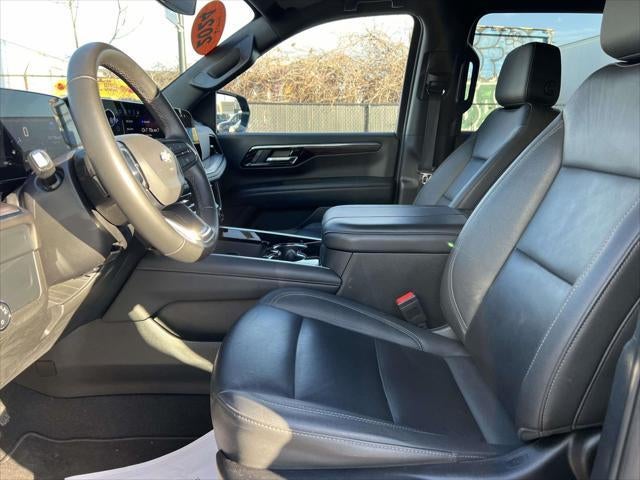 2025 Chevrolet Suburban LT