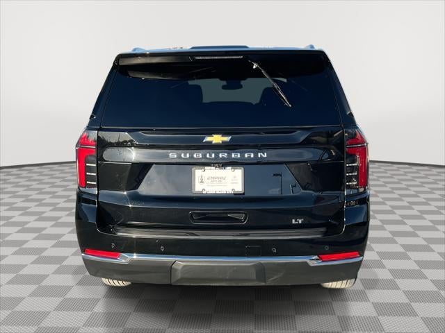 2025 Chevrolet Suburban LT