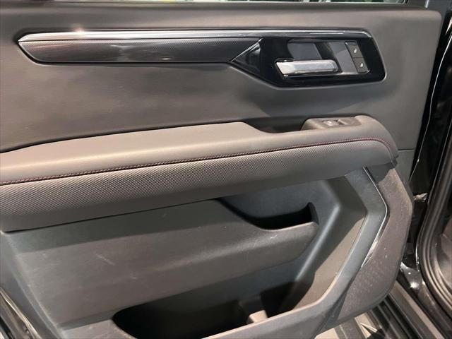 2025 Chevrolet Suburban RST