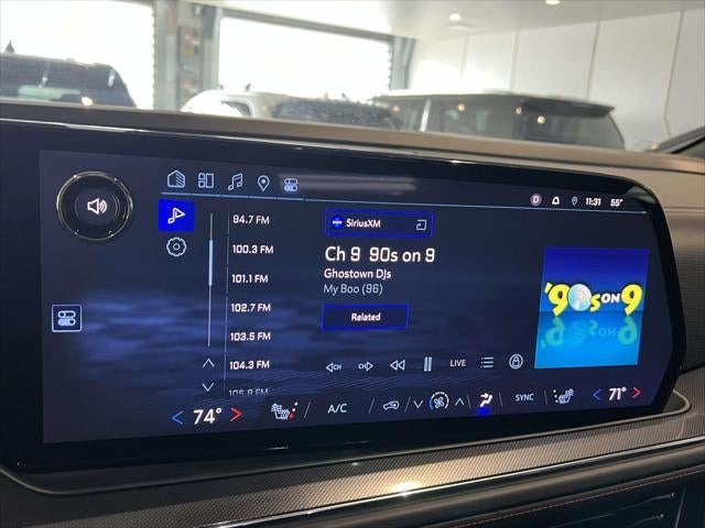 2025 Chevrolet Suburban RST