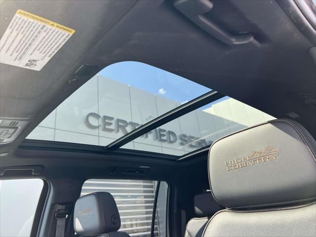 2022 Chevrolet Suburban High Country