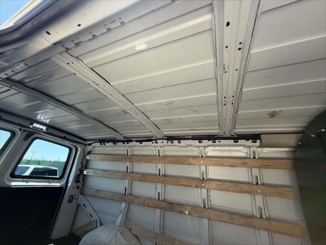 2025 GMC Savana Cargo Base