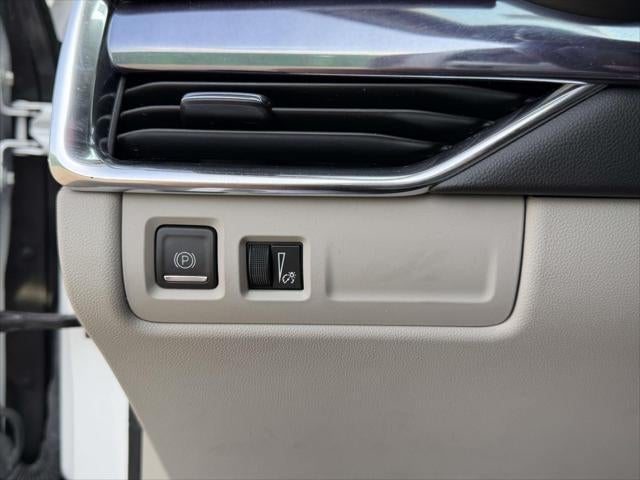 2023 Cadillac XT4 AWD Luxury