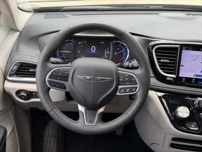 2022 Chrysler Pacifica Hybrid Touring L