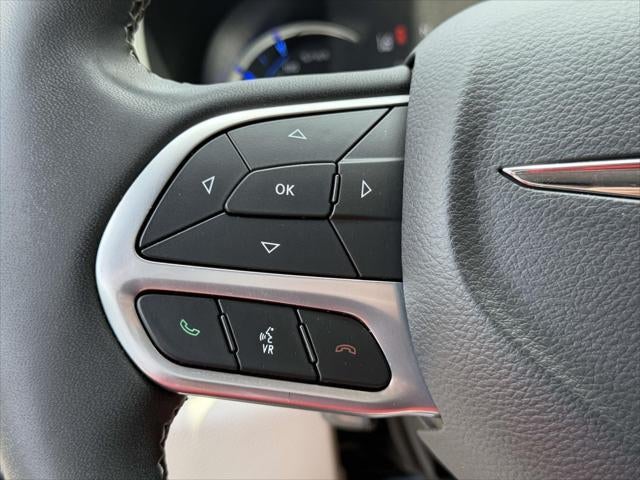 2022 Chrysler Pacifica Hybrid Touring L