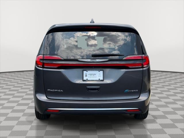 2022 Chrysler Pacifica Hybrid Touring L