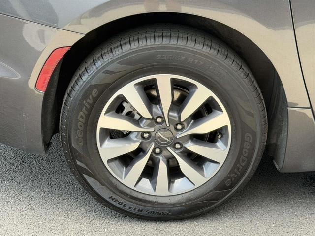 2022 Chrysler Pacifica Hybrid Touring L