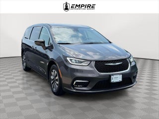 2022 Chrysler Pacifica Hybrid Touring L