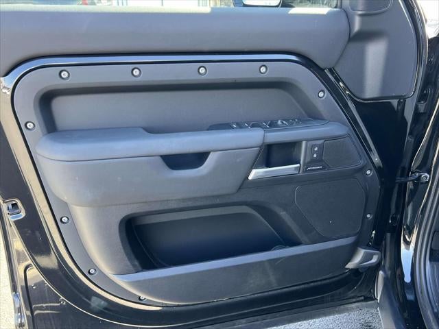 2025 Land Rover Defender S