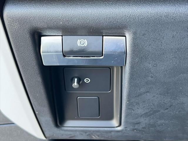 2025 Land Rover Defender S