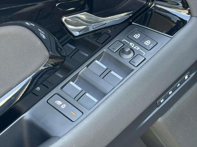 2025 Land Rover Range Rover Evoque Dynamic SE