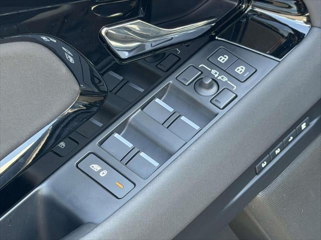 2025 Land Rover Range Rover Evoque Dynamic SE